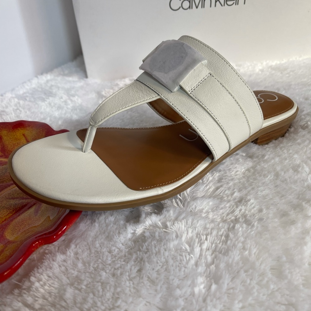 Calvin Klein - Picture 7 of 7